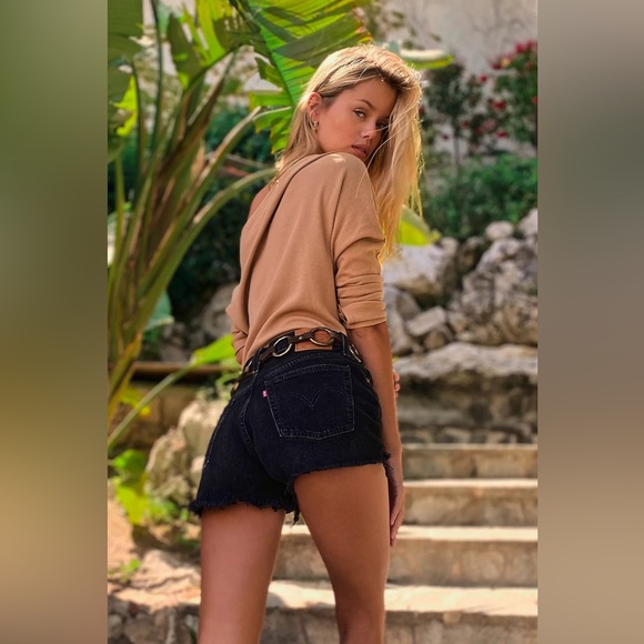 Levi’s Premium Ribcage Denim Shorts Washed Black Bayou High Waisted Plus Size 32 - Picture 2 of 16